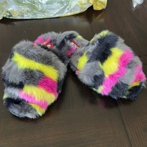 Sorel Slippers-Open Toe, Grey, Black, Fuchsia, Neon Yellow! Size 7 *Never Worn*